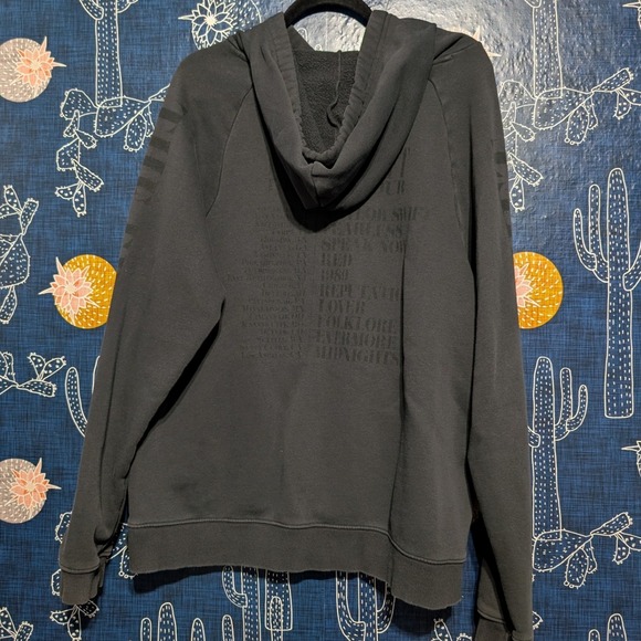 Taylor Swift The Eras Tour Through London Hoodie Sweatshirt Black Women's Large - Picture 6 of 10